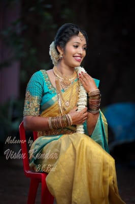 vishu beauty parlour bc road - Amitha kotiyan  nail polish